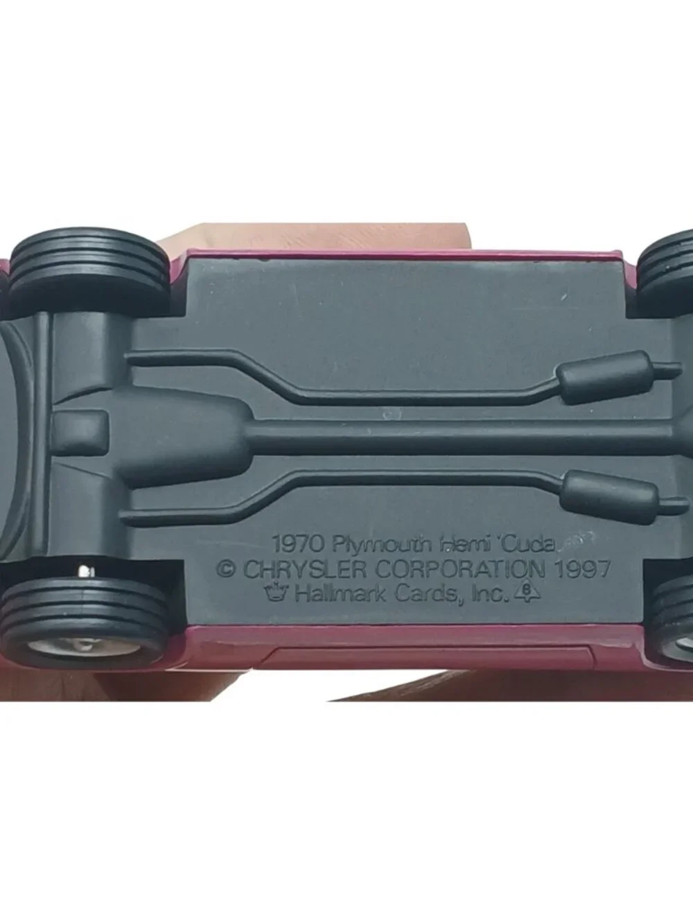 1970 Plymouth Hemi Cuda 1998 Hallmark Ornament Classic American Cars Series #D21